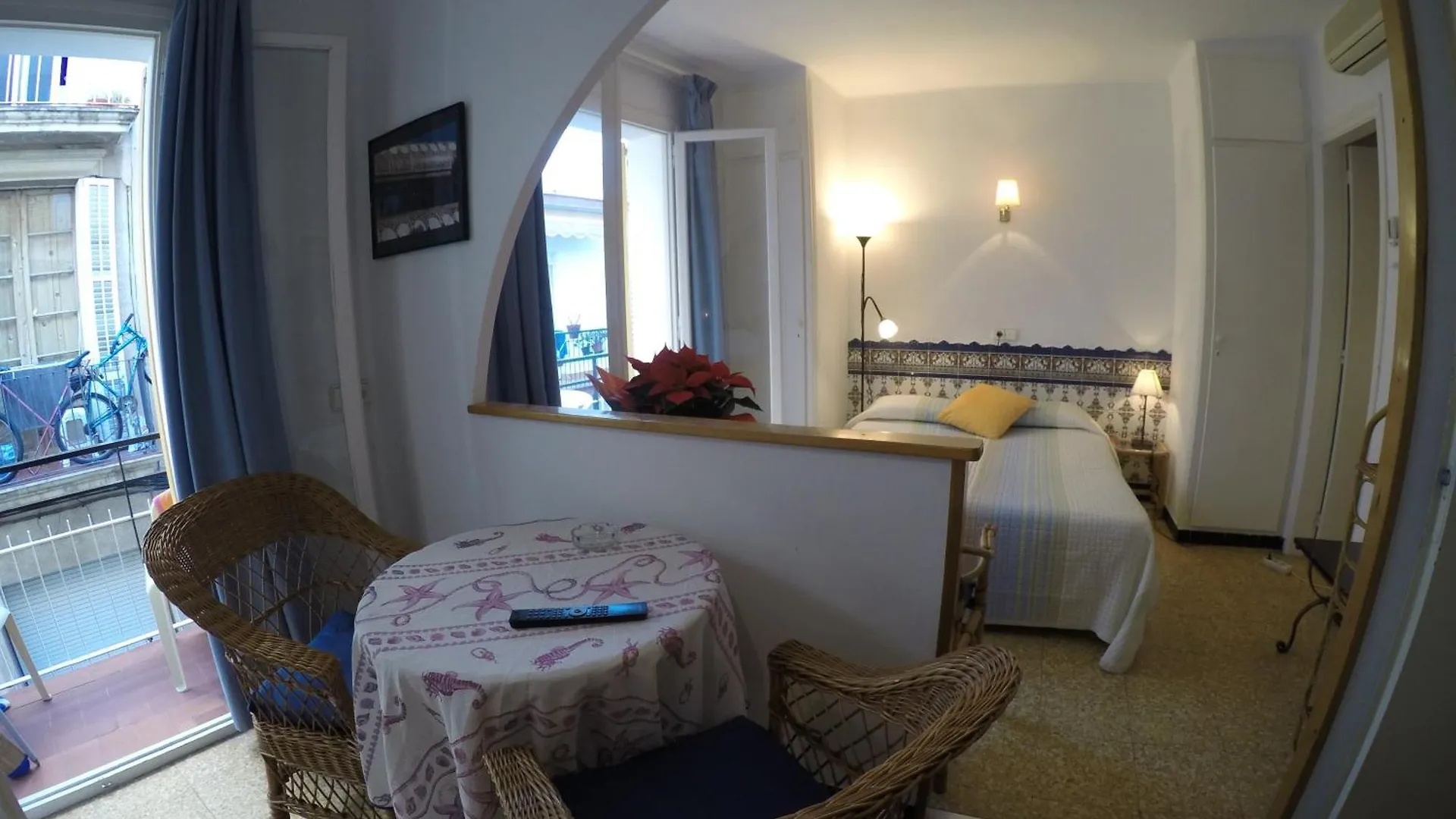 Apartamentos Montserrat Sitges 0*,